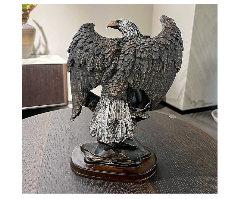 Creative Eagle Resin Decoration for Wine Cabinet