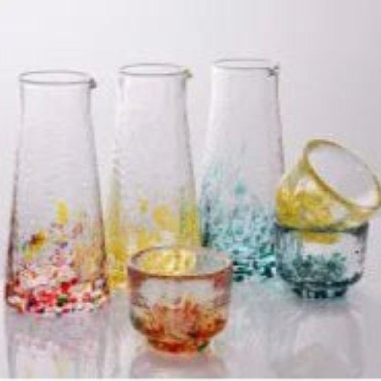Crystal Colour Dot Hammer Pattern Sake Set with Bottle and 4 Cups - Julia M LifeStyles
