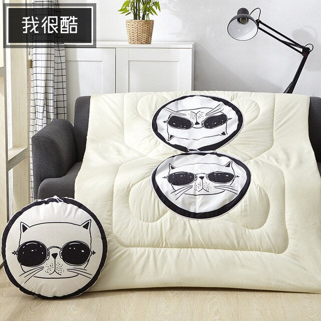 Cool Cat Plush Round Cushion Blanket: Your Cozy Companion