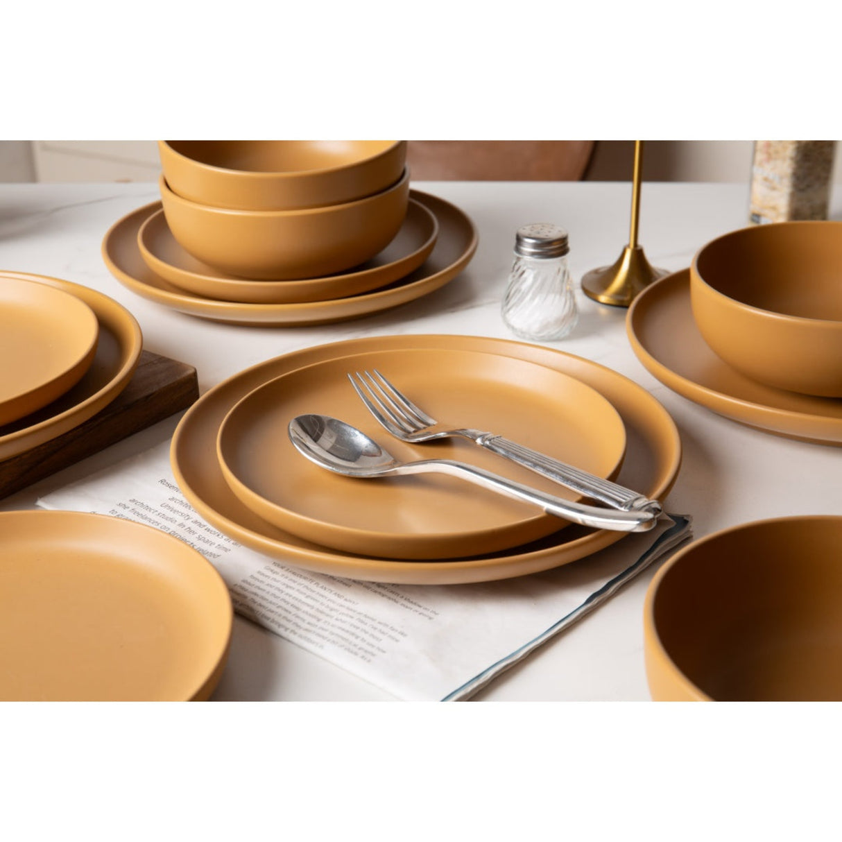 12-Piece Stoneware Dinnerware Set with Mugs - Microwave & Dishwasher Safe