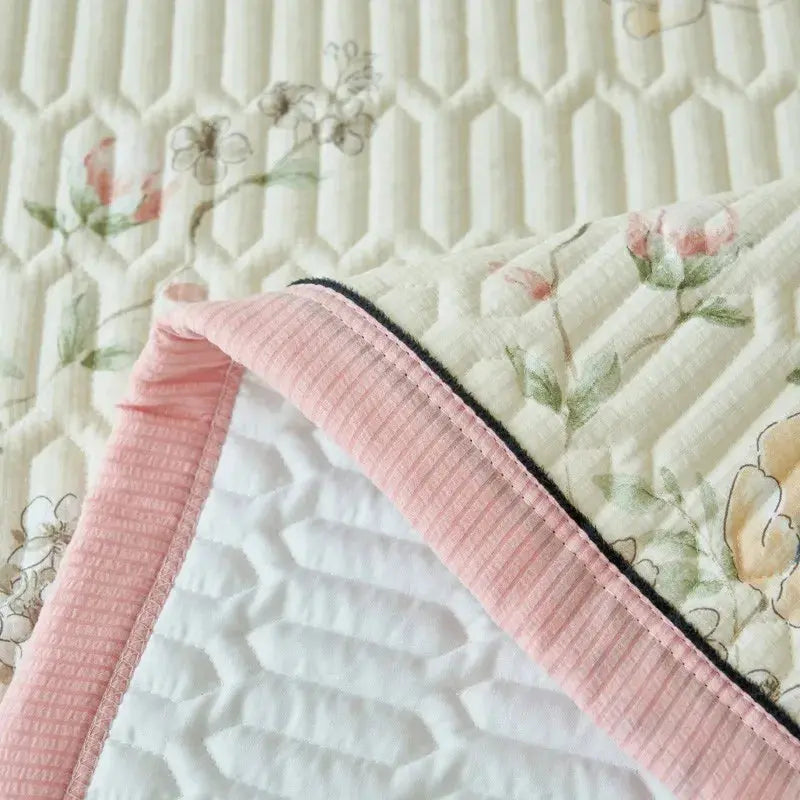 Elegant Beige Floral Reversible Quilt Set - Twin/Queen Size Julia M LifeStyles