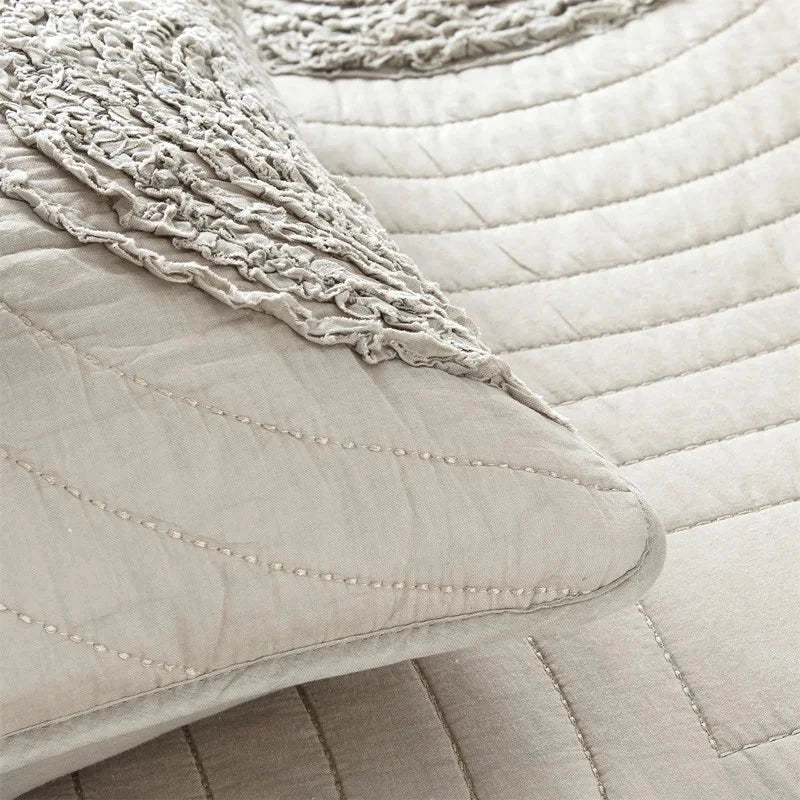 Handmade Bedding Quilts Embroidery Flower 100% Cotton Queen King Size Stitching Patchwork Bedspread 3pcs Quilt Set Julia M LifeStyles