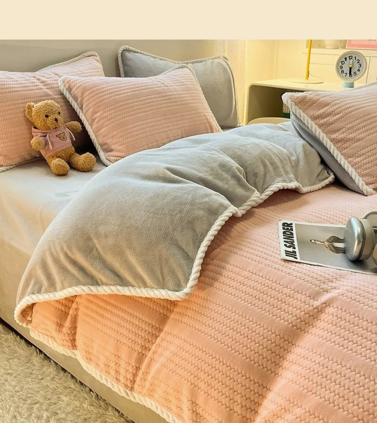 2025 New Winter Four-Piece Set Class Thickened Milk Velvet Quilt Cover Coral Velvet Bed Sheets Dormitory Fitted Three-Piece Set - Julia M LifeStyles