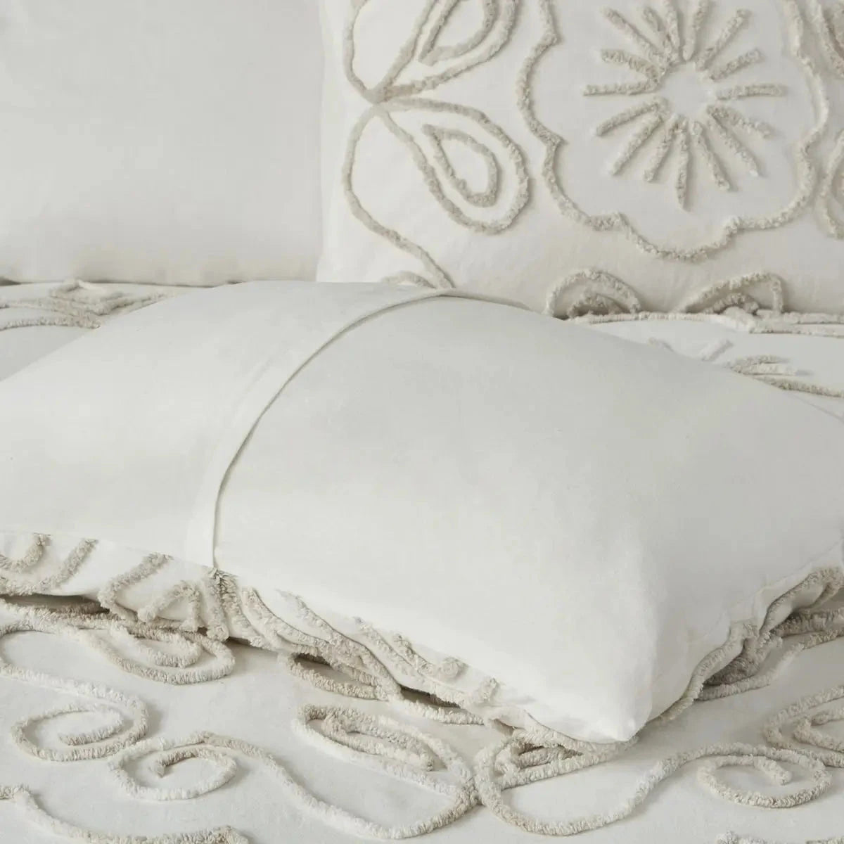 3-Piece Ivory/Taupe Tufted Cotton Chenille Coverlet Set Embroidered Plain Pattern Full/Queen for Weddings for Hotels Julia M LifeStyles