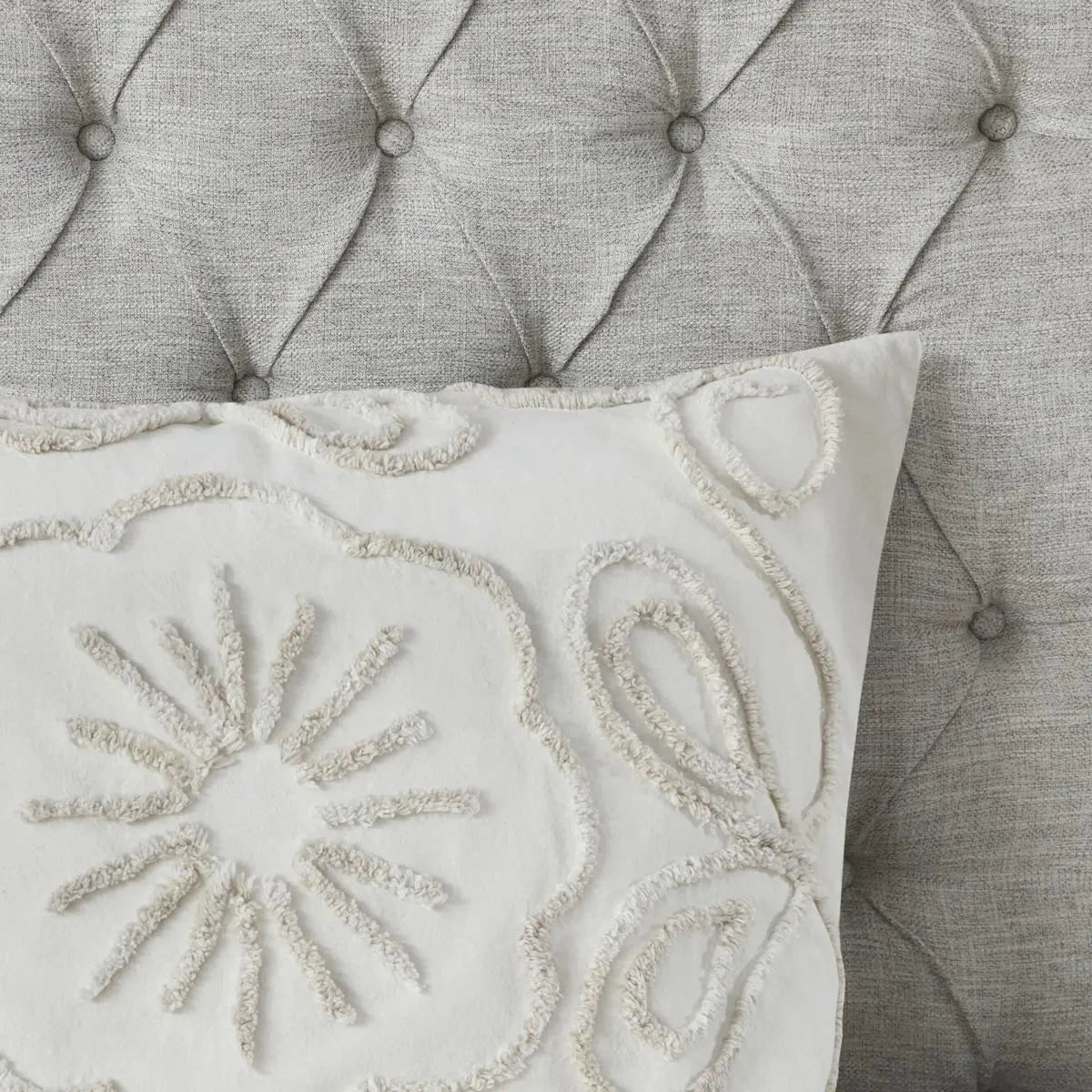 3-Piece Ivory/Taupe Tufted Cotton Chenille Coverlet Set Embroidered Plain Pattern Full/Queen for Weddings for Hotels Julia M LifeStyles