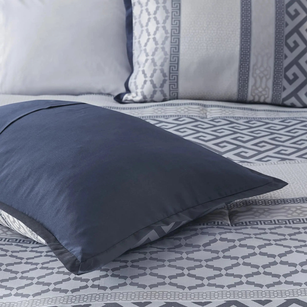 High Jacquard 7-Piece Floral Comforter Set - King/Super King Julia M LifeStyles