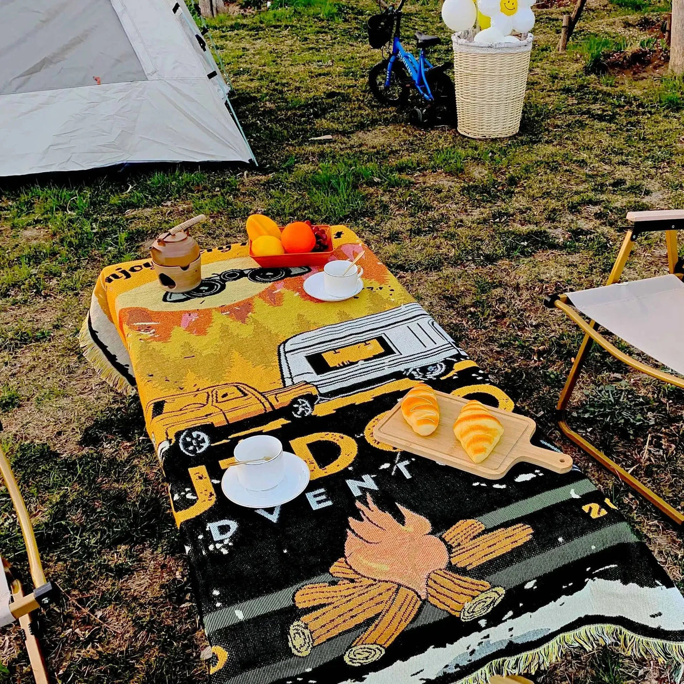 Jacquard Floral Woven Blanket - Portable Outdoor Camping Mat Julia M LifeStyles