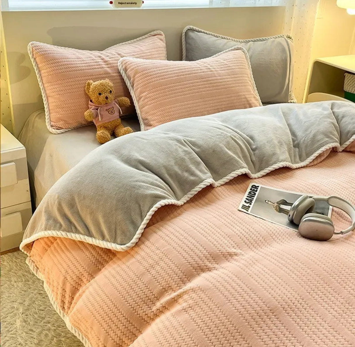 2025 New Winter Four-Piece Set Class Thickened Milk Velvet Quilt Cover Coral Velvet Bed Sheets Dormitory Fitted Three-Piece Set - Julia M LifeStyles