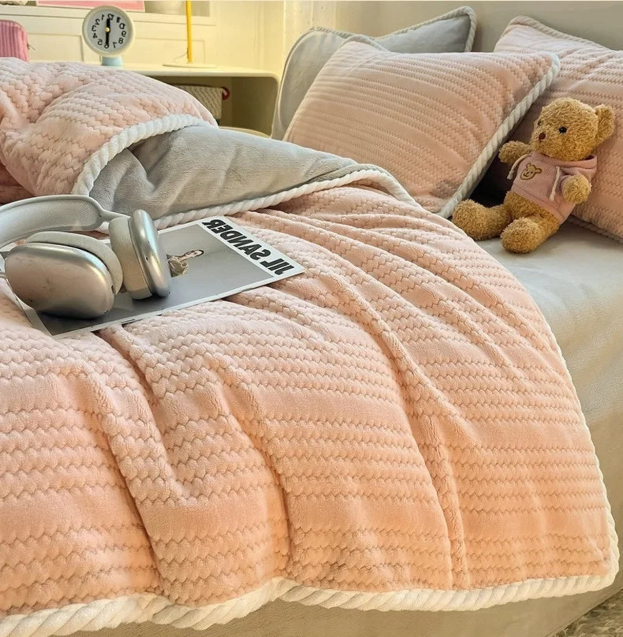 2025 New Winter Four-Piece Set Class Thickened Milk Velvet Quilt Cover Coral Velvet Bed Sheets Dormitory Fitted Three-Piece Set - Julia M LifeStyles