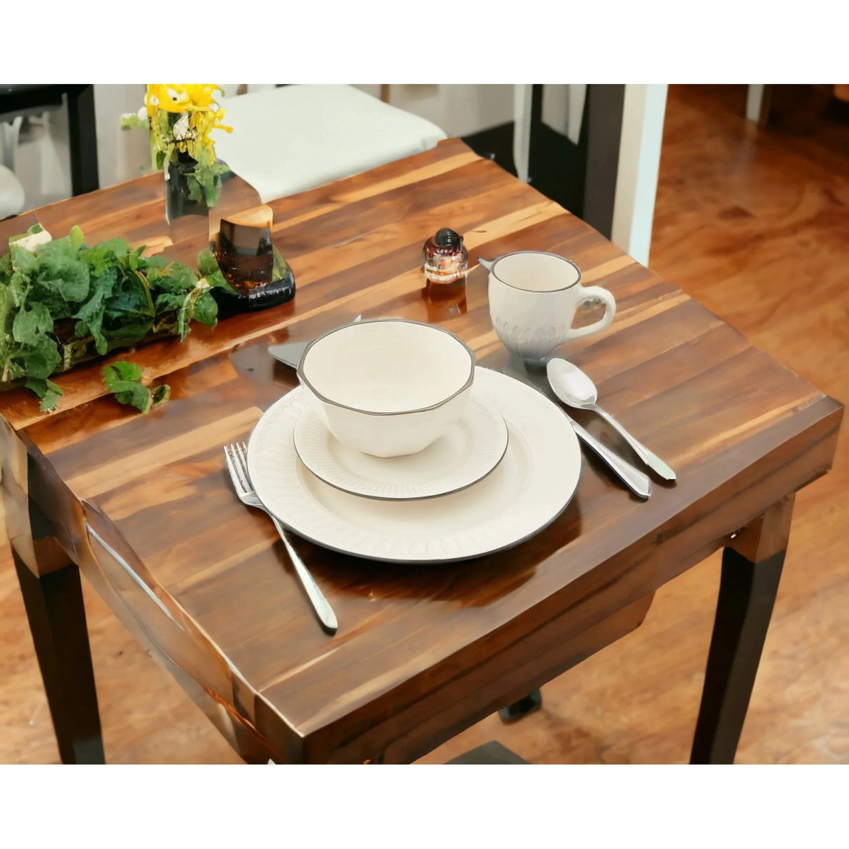 Ivory Luxury Sixteen-Piece Stoneware Dinnerware Set Sixteen-Piece Ceramic Service for Four Ceramic Tableware Set for Home Julia M LifeStyles