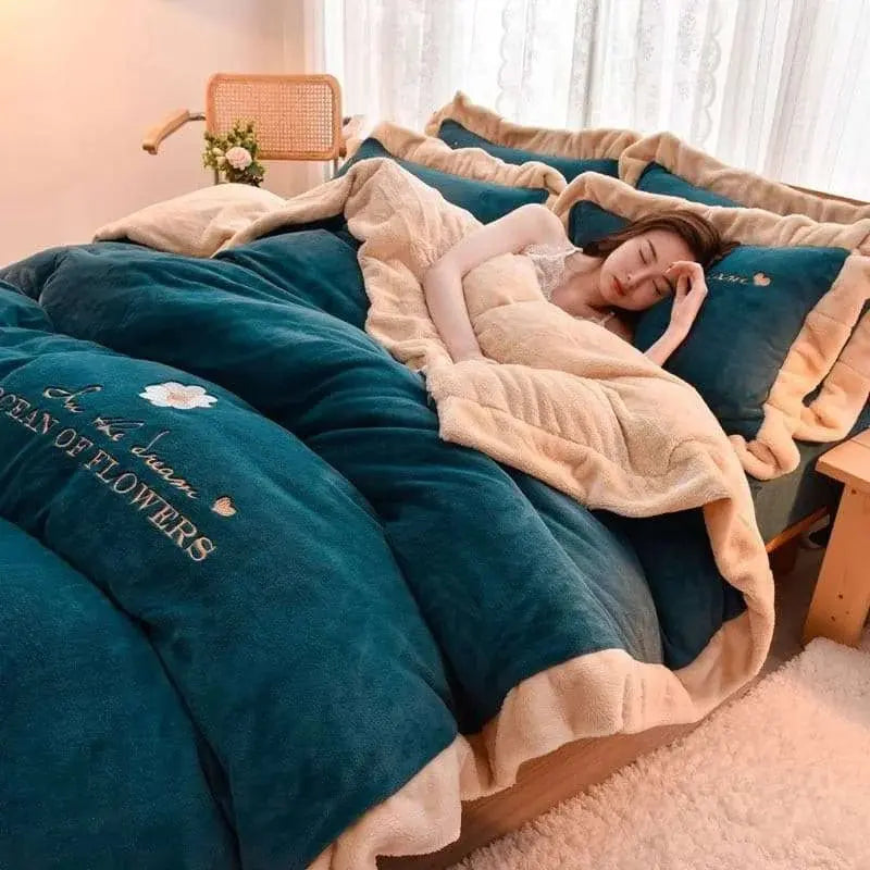 Luxurious Winter Bliss Velvet Duvet Cover Set - Julia M LifeStyles