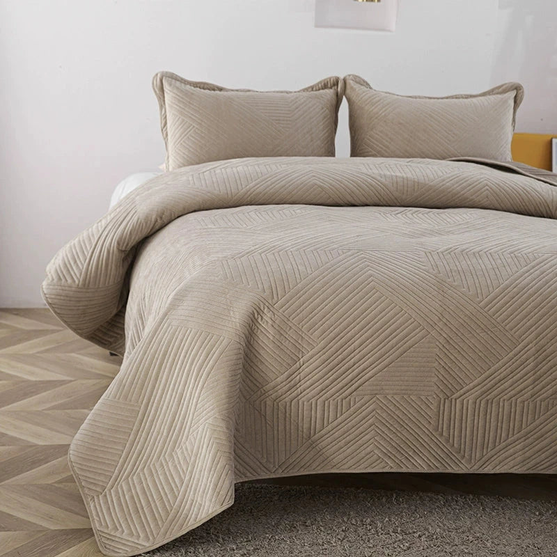 Fleece-Lined Quilted Bed Cover Set for Cozy Elegance Julia M LifeStyles