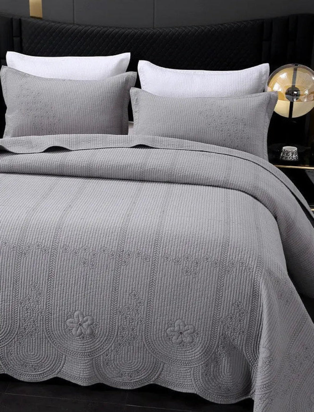 JULIA 3 Pieces Solid Color Embroidered Quilt Set