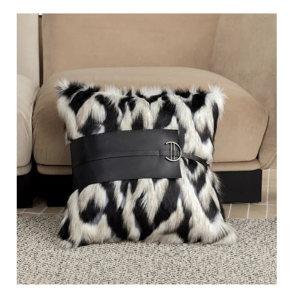 Elegant Plush Throw Pillow Cover for Cozy Living Spaces