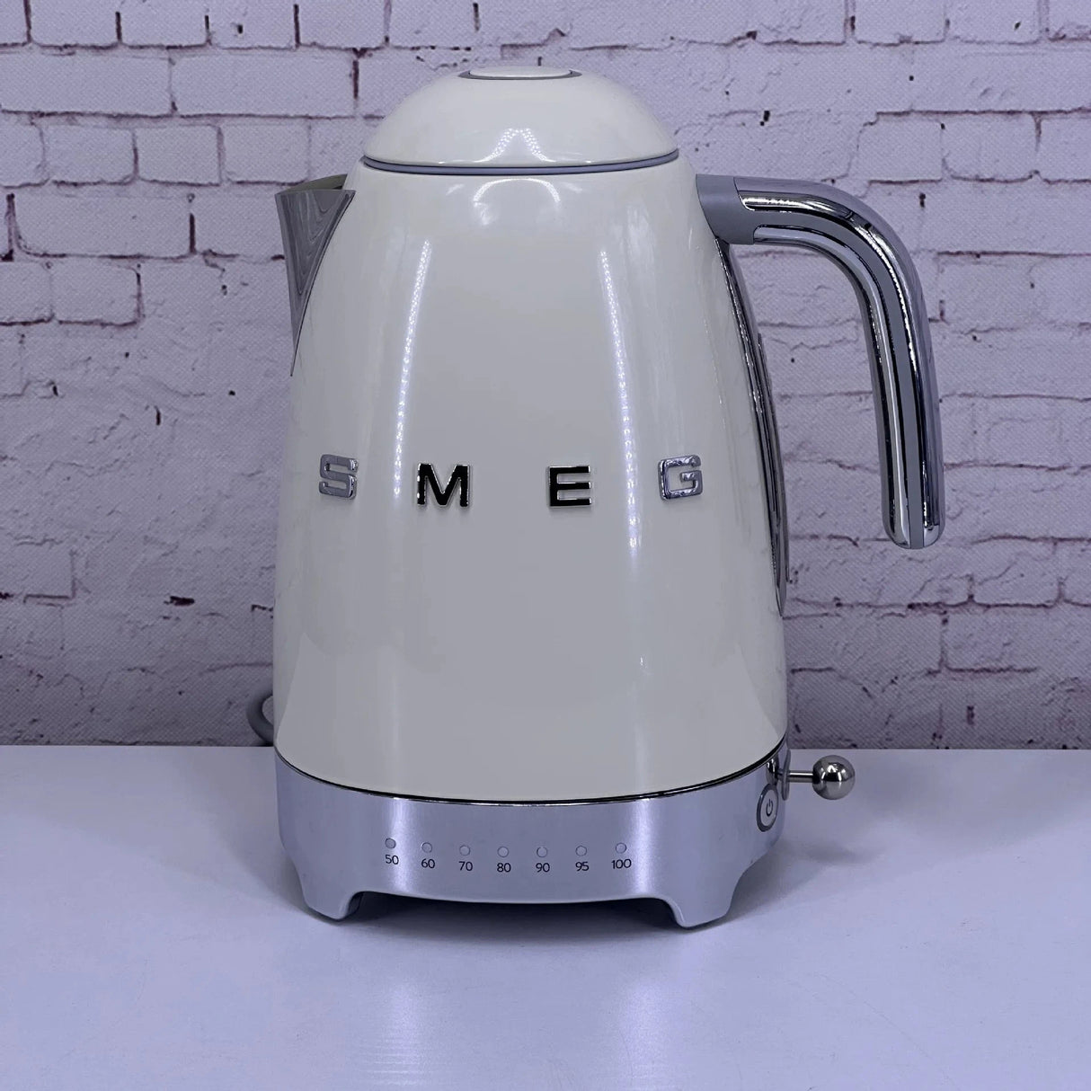 Smeg 50's Retro 7-Cup Electric Kettle Julia M LifeStyles