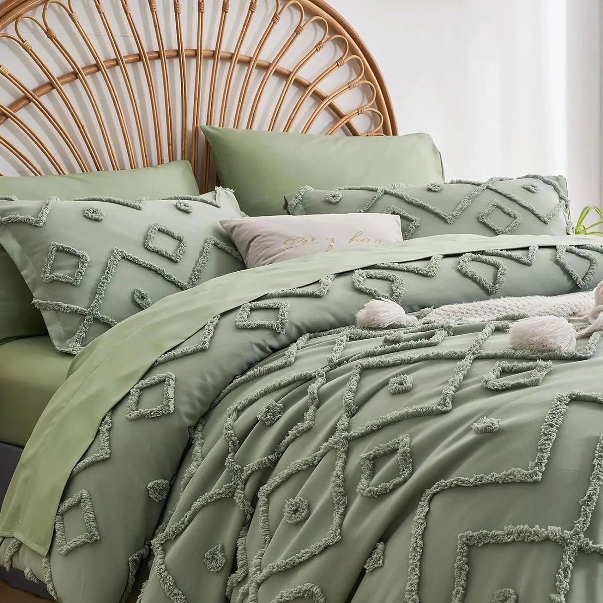 7 Pcs solid color tufted quilt set, microfiber soft and lightweight, durable and easy to wash bedding set , for all seasons Julia M LifeStyles