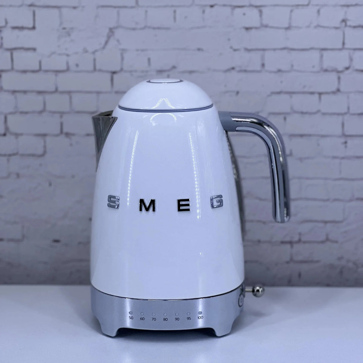 Smeg 50's Retro 7-Cup Electric Kettle Julia M LifeStyles