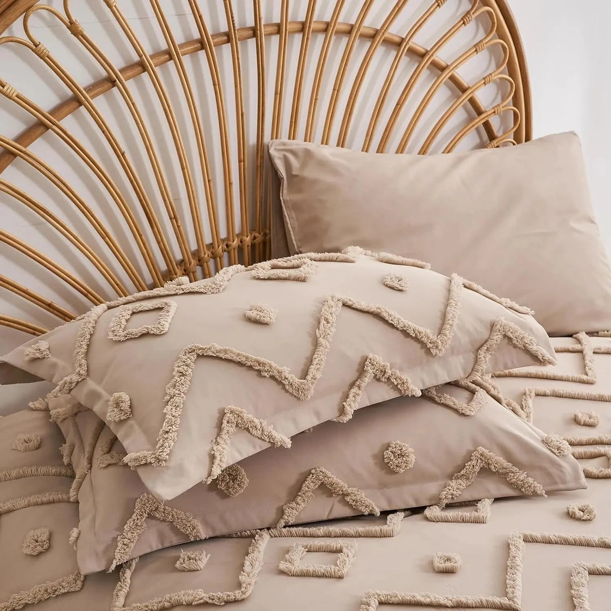 7 Pcs solid color tufted quilt set, microfiber soft and lightweight, durable and easy to wash bedding set , for all seasons Julia M LifeStyles