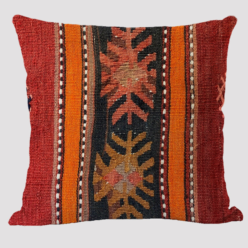 Bohemian Elegance: Linen Pillowcase in Ethnic Style