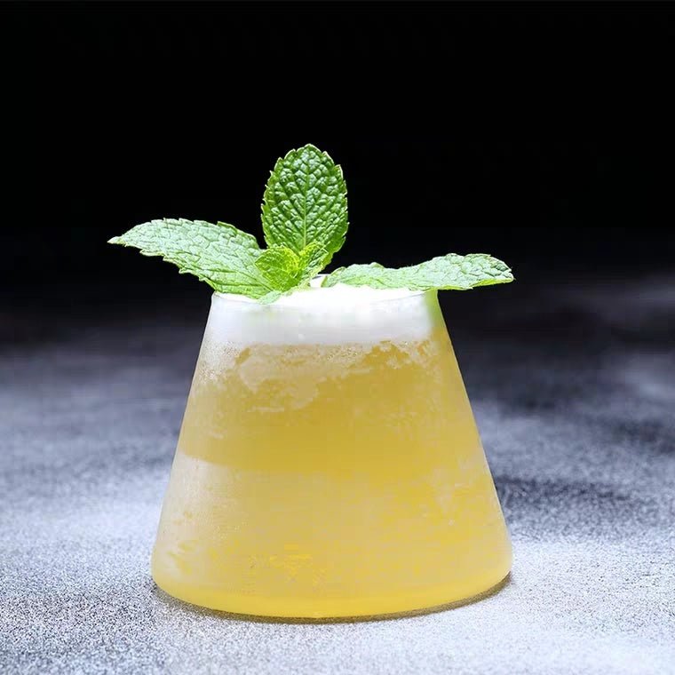 Elegant Borosilicate Glass Cocktail and Wine Glass - Julia M LifeStyles