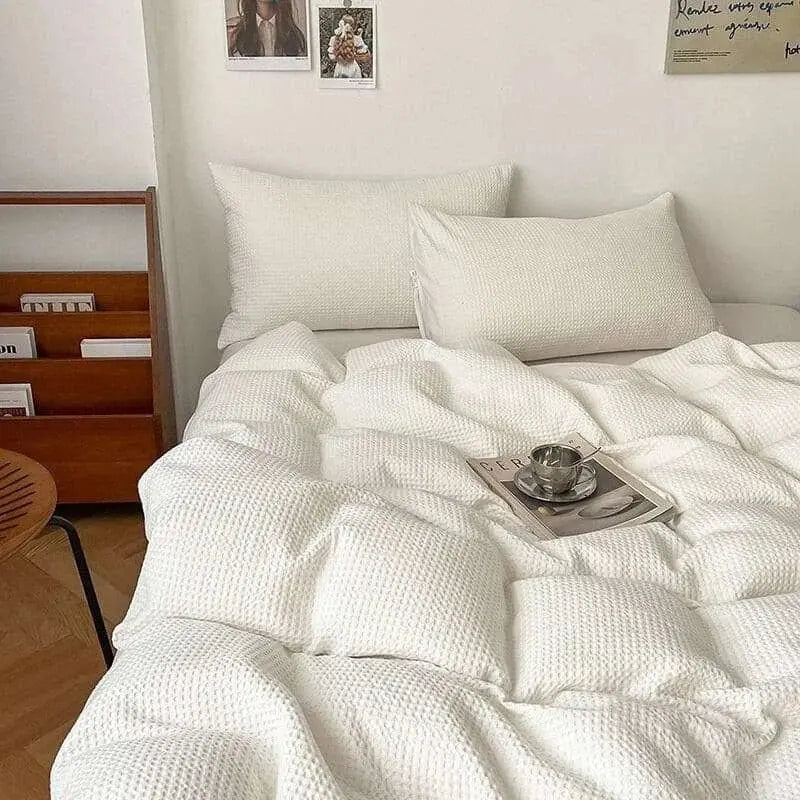 Luxurious Winter Bliss Cotton Bedding Set - Julia M LifeStyles