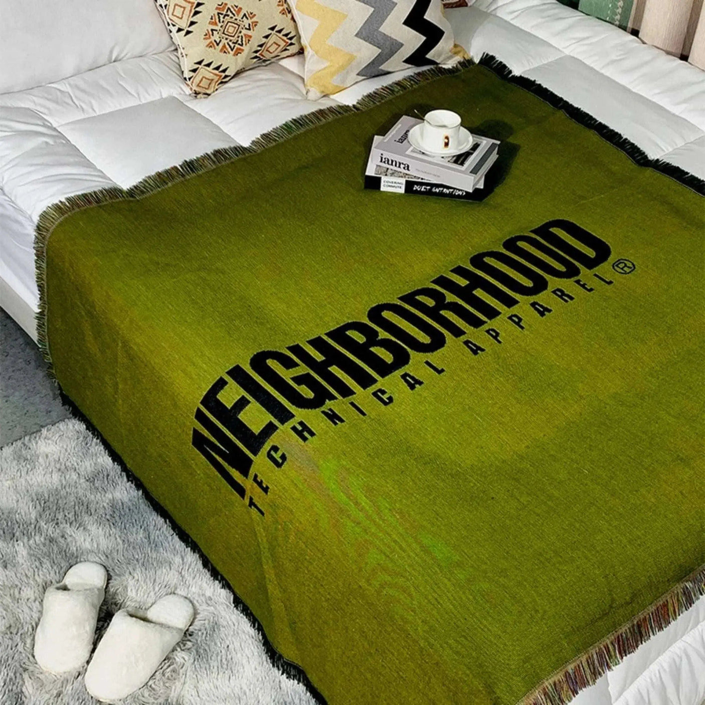 Green Tassel Knitted Picnic Mat - Vintage Letter Blanket for Outdoor Adventures - Julia M LifeStyles