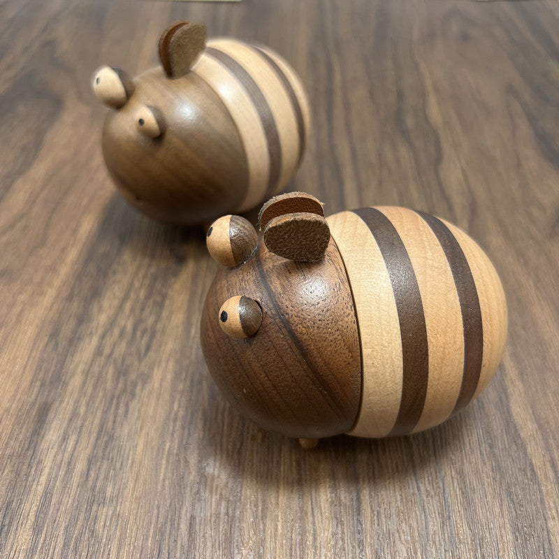Creative Toothpick Box Toothpick Dispenser Wooden Bee Shape Toothpick Holder