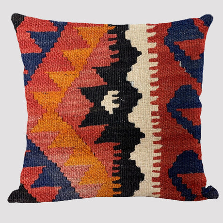 Bohemian Elegance: Linen Pillowcase in Ethnic Style