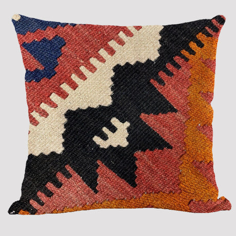 Bohemian Elegance: Linen Pillowcase in Ethnic Style