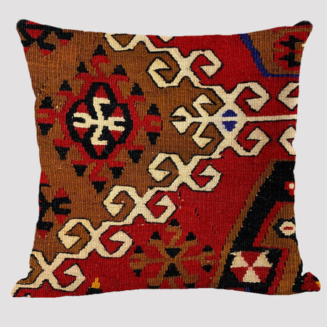 Bohemian Elegance: Linen Pillowcase in Ethnic Style
