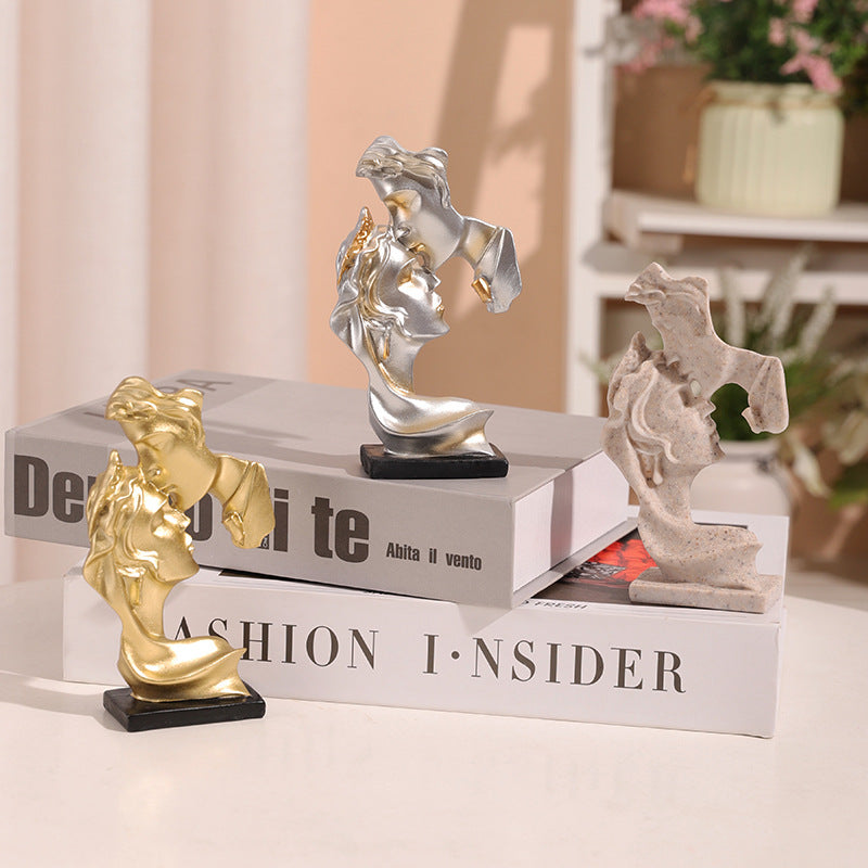 Mini kiss desktop small ornaments modern minimalist figures resin ornaments light luxury creative abstract crafts