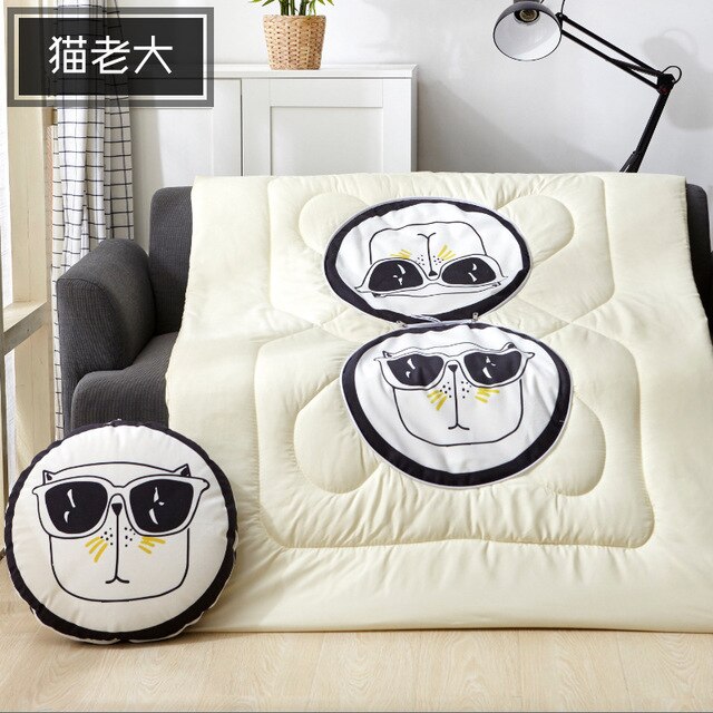 Cool Cat Plush Round Cushion Blanket: Your Cozy Companion
