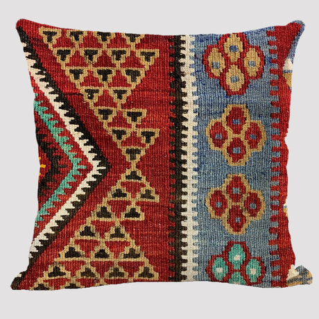 Bohemian Elegance: Linen Pillowcase in Ethnic Style