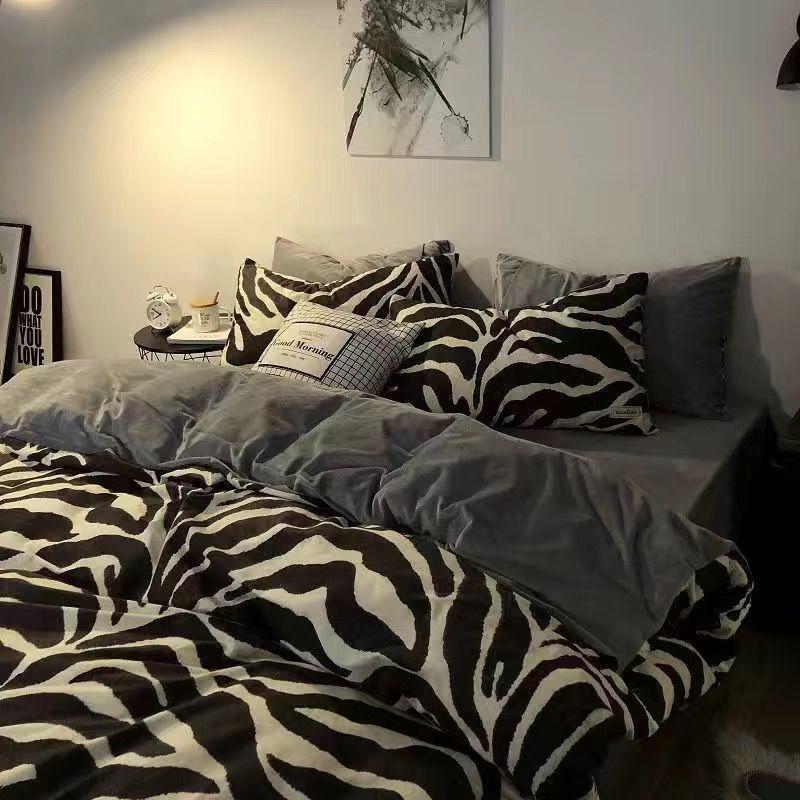 Washed Cotton Bedding Set for Student Dorms - 4-Piece Collection
