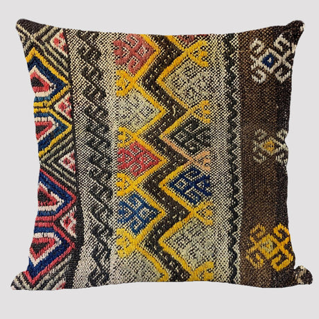 Bohemian Elegance: Linen Pillowcase in Ethnic Style