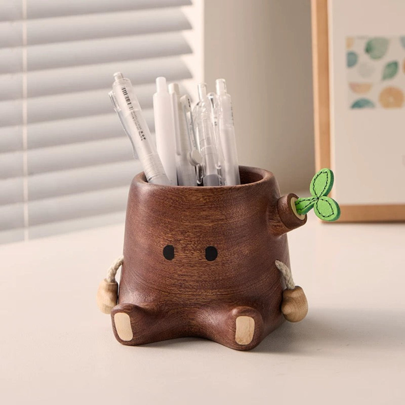 Nordic-Inspired Solid Wood Pen Holder – Elegant Office Organizer & Gift
