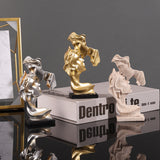 Mini kiss desktop small ornaments modern minimalist figures resin ornaments light luxury creative abstract crafts
