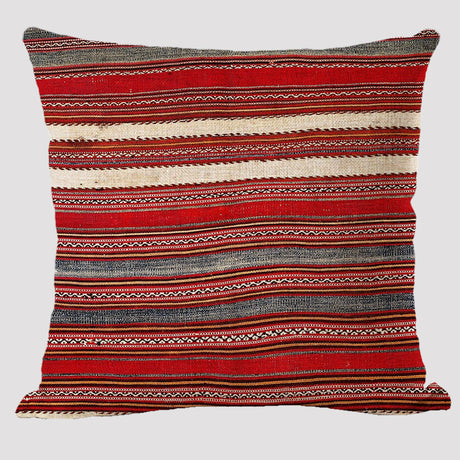 Bohemian Elegance: Linen Pillowcase in Ethnic Style