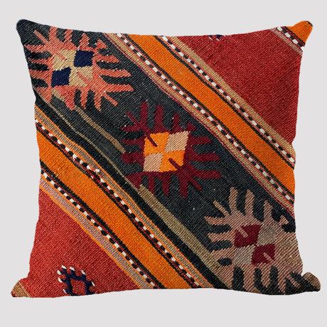 Bohemian Elegance: Linen Pillowcase in Ethnic Style