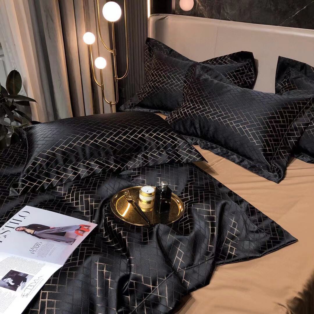 Luxury Retro Style Black Gold Jacquard Cotton Bed Set