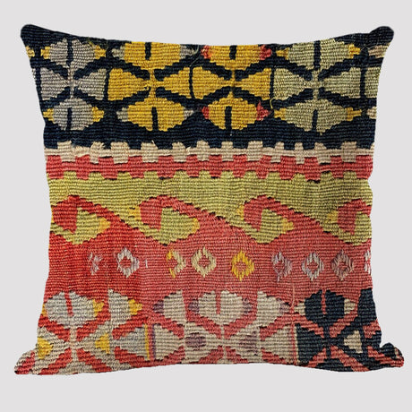 Bohemian Elegance: Linen Pillowcase in Ethnic Style