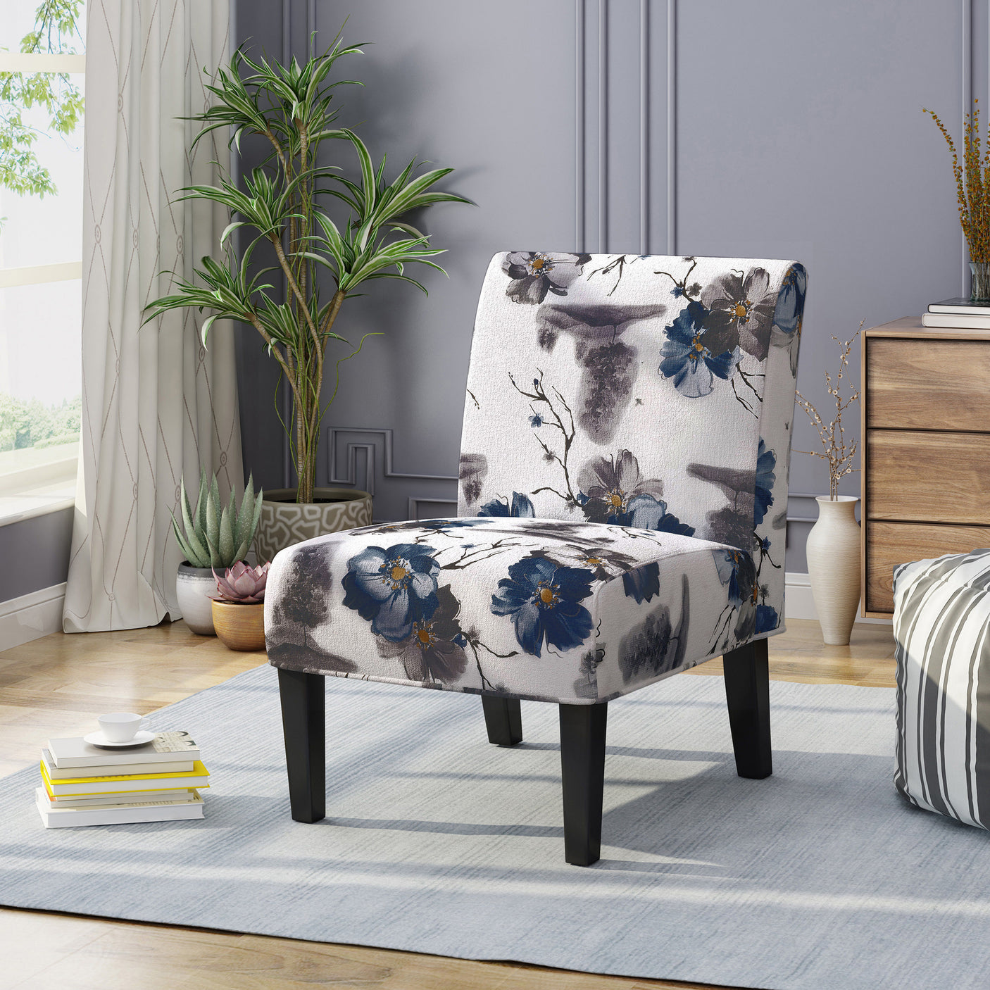 ACCENT CHAIR - Julia M LifeStyles