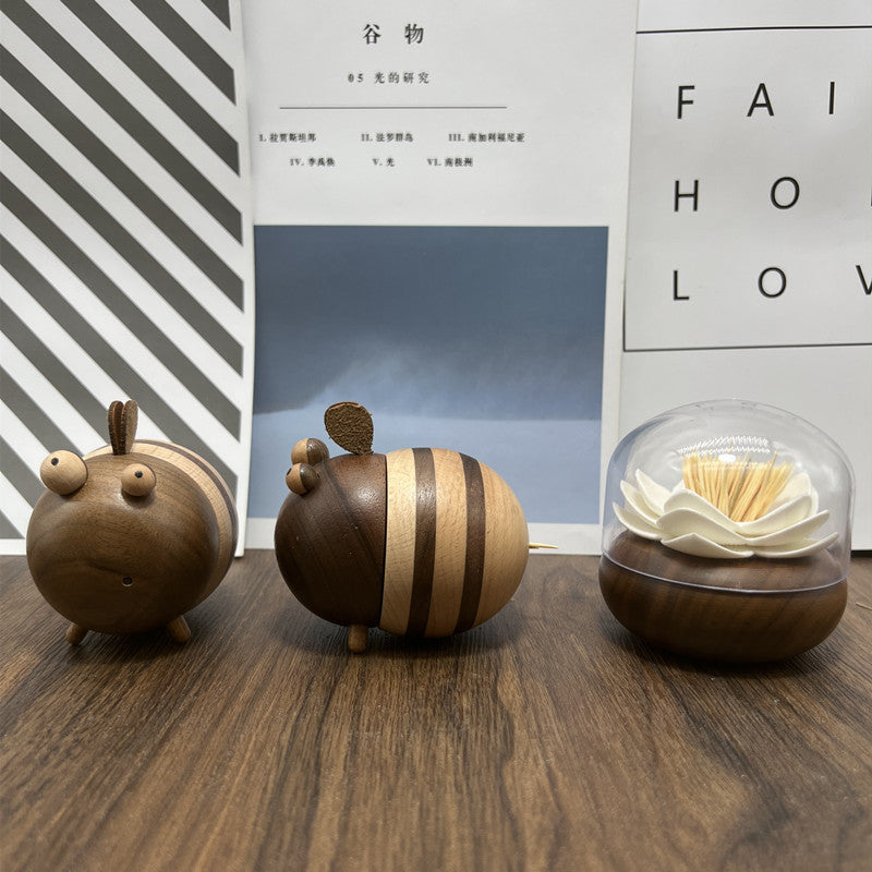 Creative Toothpick Box Toothpick Dispenser Wooden Bee Shape Toothpick Holder