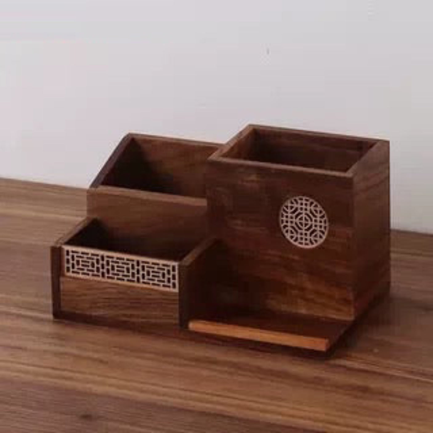 Nordic-Inspired Solid Wood Pen Holder – Elegant Office Organizer & Gift