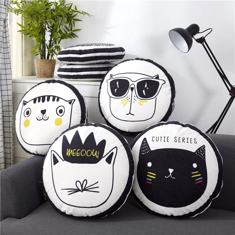 Cool Cat Plush Round Cushion Blanket: Your Cozy Companion