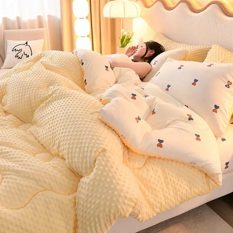 Custom Wholesale Double Sided Thickened Bean Velvet Warm Winter Quilt Soft Jacquard Silk Cotton Duvet Bedding Set for Home Hotel Julia M LifeStyles