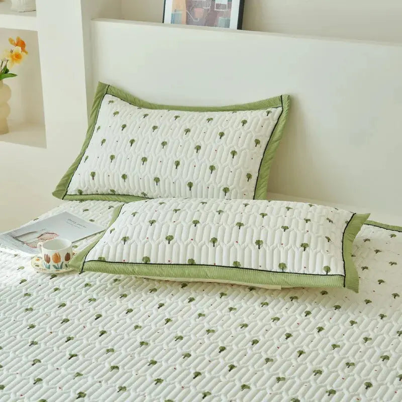 Elegant Beige Floral Reversible Quilt Set - Twin/Queen Size Julia M LifeStyles