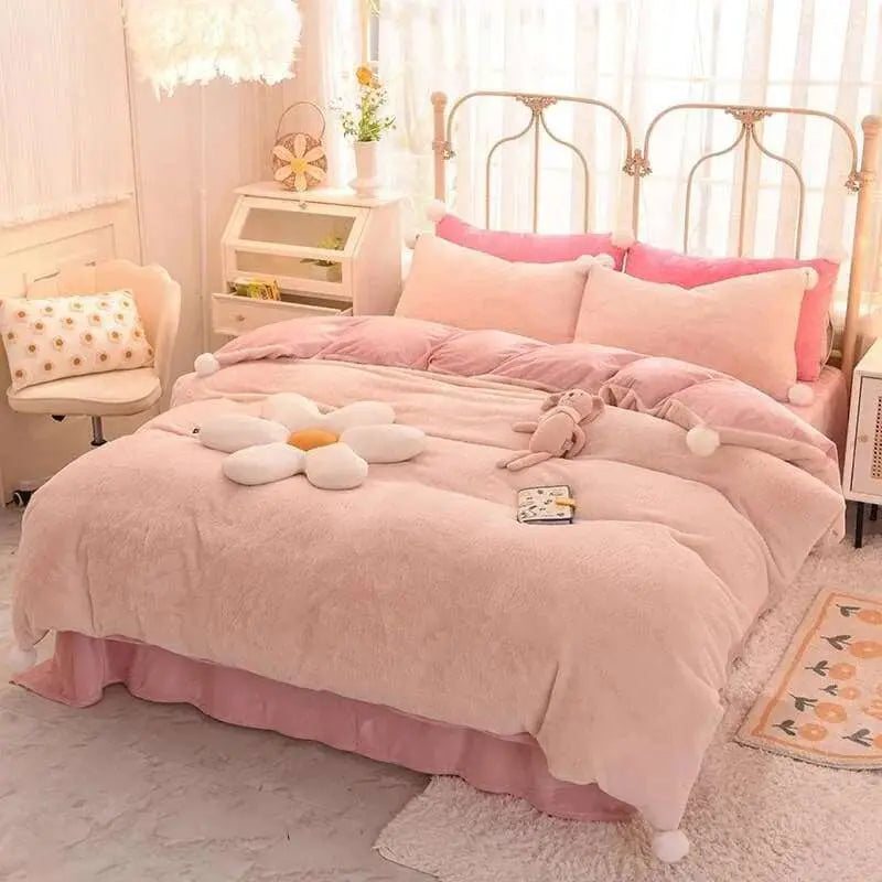 Cozy Geometric Plush Bedding Set - Julia M LifeStyles