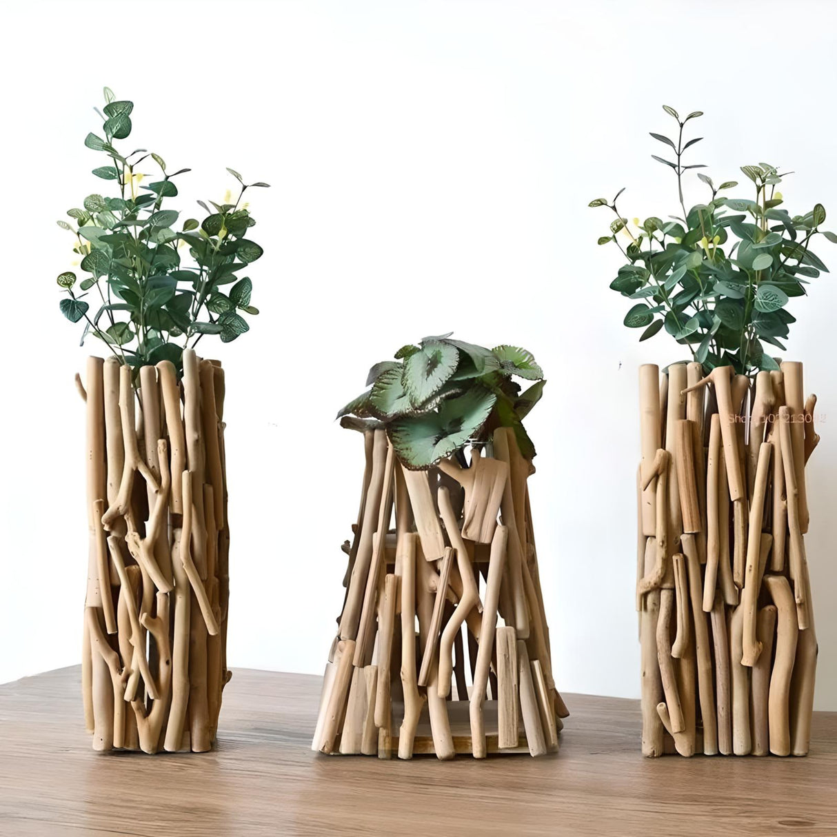 "Geometric Wood Vase: Handcrafted Tabletop Decoration"