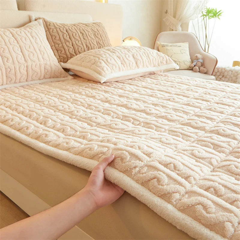 Winter Solid Color Plain Design Thickened Taffeta Velvet Bedding Sheet Folding Milk Velvet Warm Bed Sheet Mattress